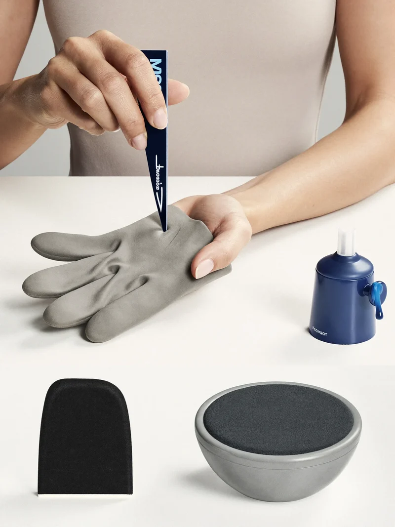 Illustration: Nagelpflege mit unmarkierten Werkzeugen